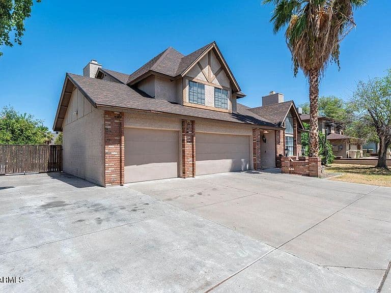 6416 W SHANGRI LA Road photo 1