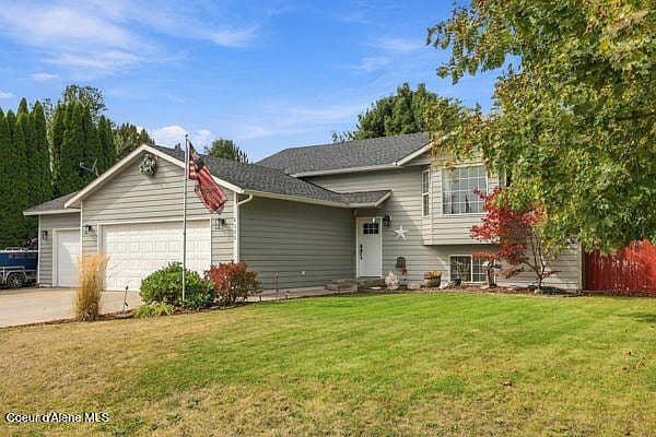 8509 N Maple St photo 2