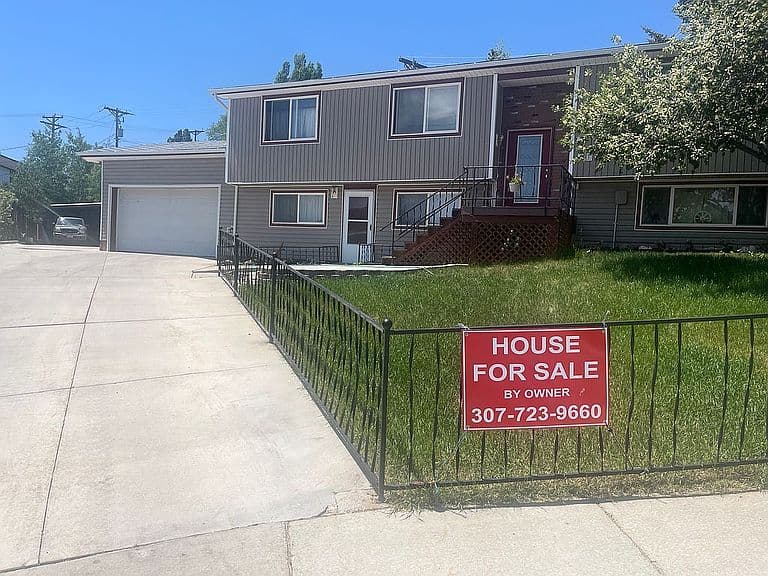 1341 Moose Ct photo 1