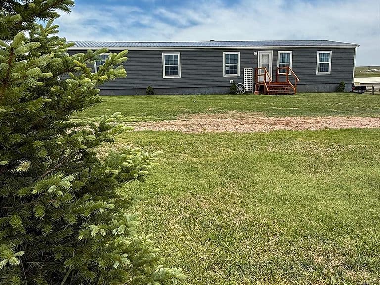 22124 Saddle Rd photo 3