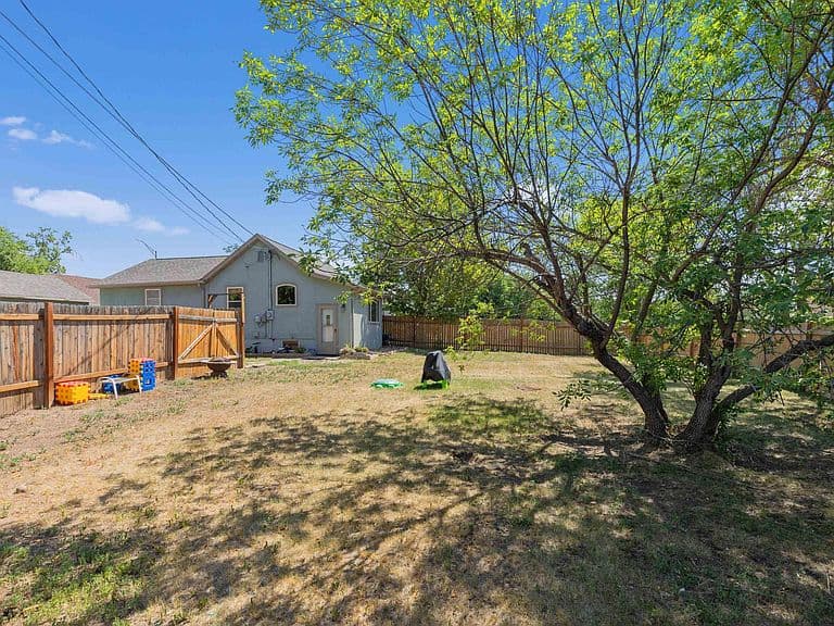 1511 5th St photo 5