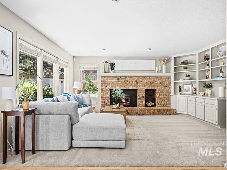 1865 E Sendero Ln photo 3