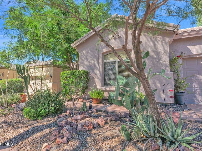 3102 W EAGLE CLAW Drive photo 2