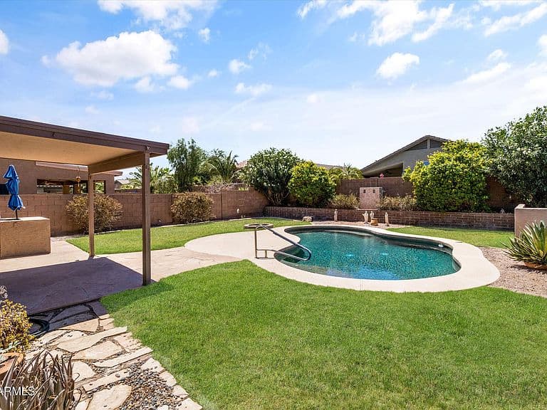 43813 W Rio Lobo Drive photo 1