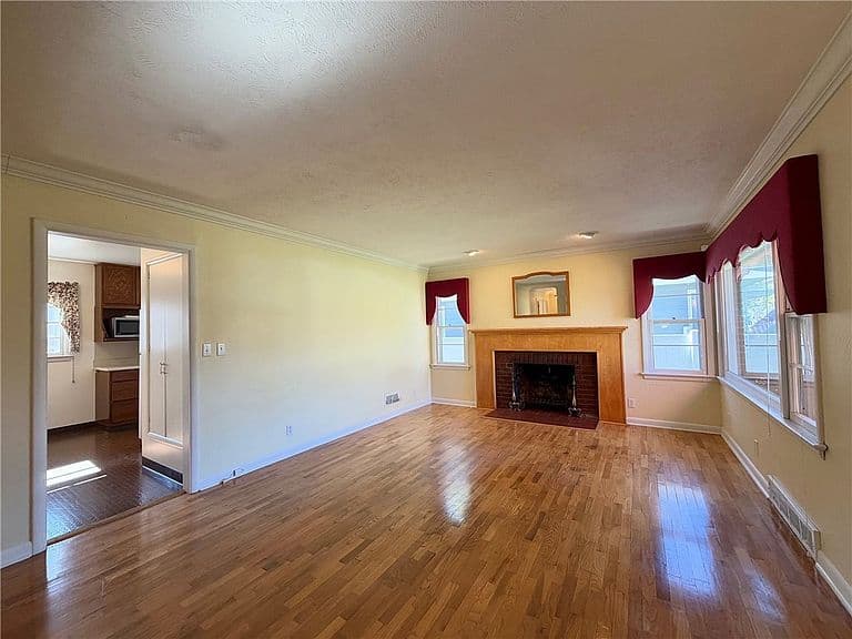 1030 Avenue F photo 4