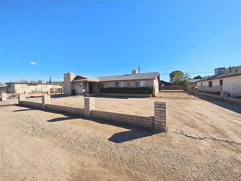 2014 Lucille Avenue photo 1