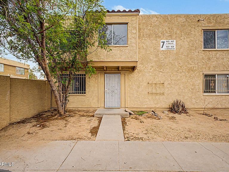 4634 E SOUTHGATE Avenue photo 1