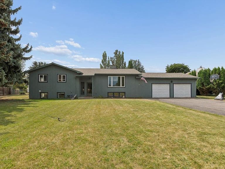 74 Sussex Dr photo 1