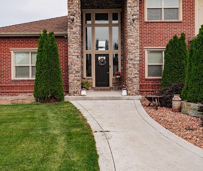 3721 E 331 N photo 2