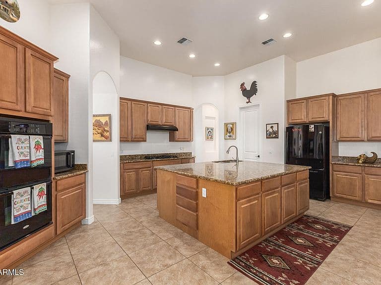 5235 E LONESOME DOVE Trail photo 3