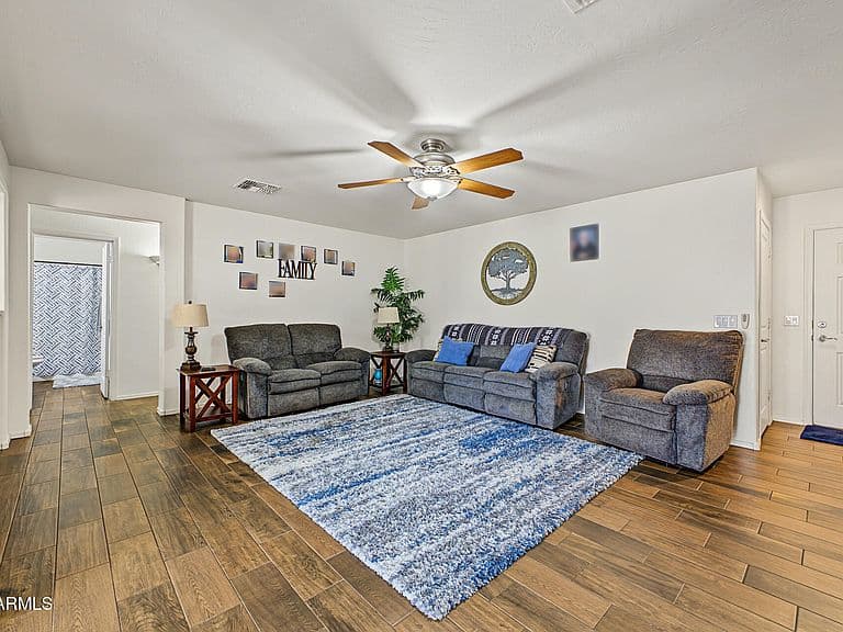 146 W ANGUS Road photo 2