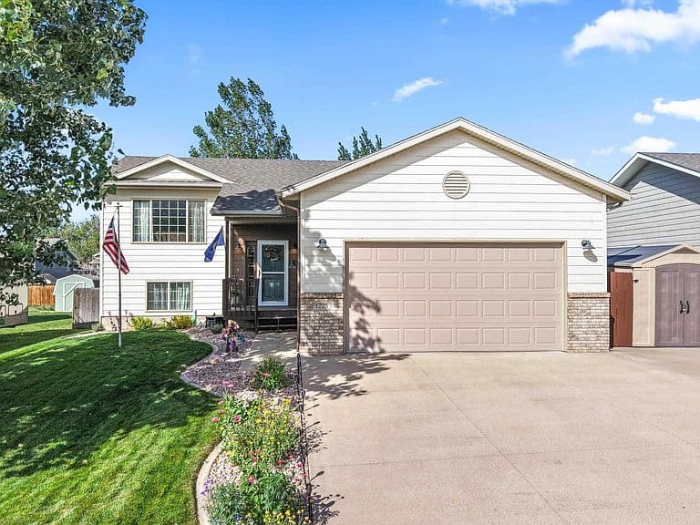 1225 Summerfield Dr photo 1