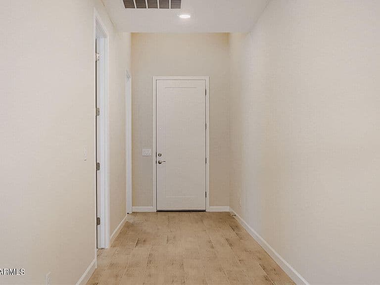 16718 W SPUR Drive photo 5
