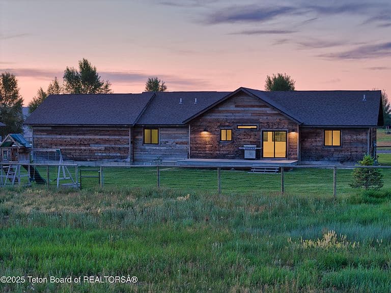 1714 River Meadows Dr photo 5