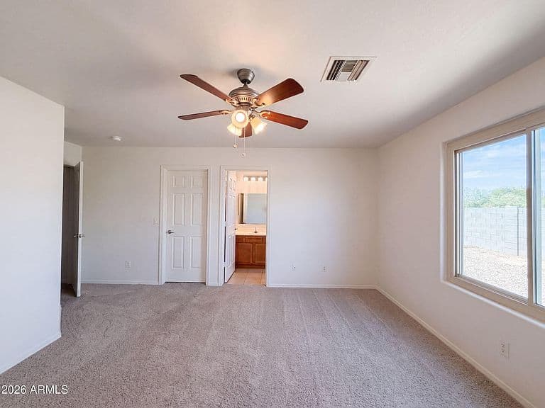 10564 W BUENA VISTA Drive photo 4