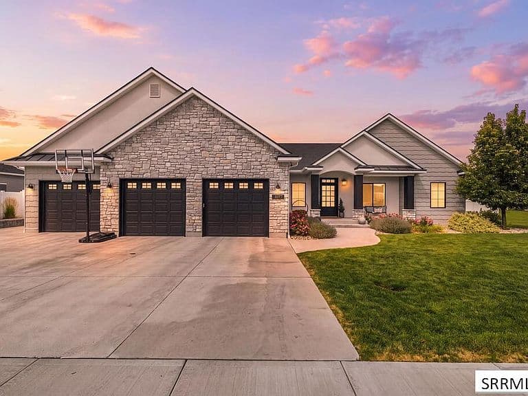 3873 E Pond View Dr photo 2
