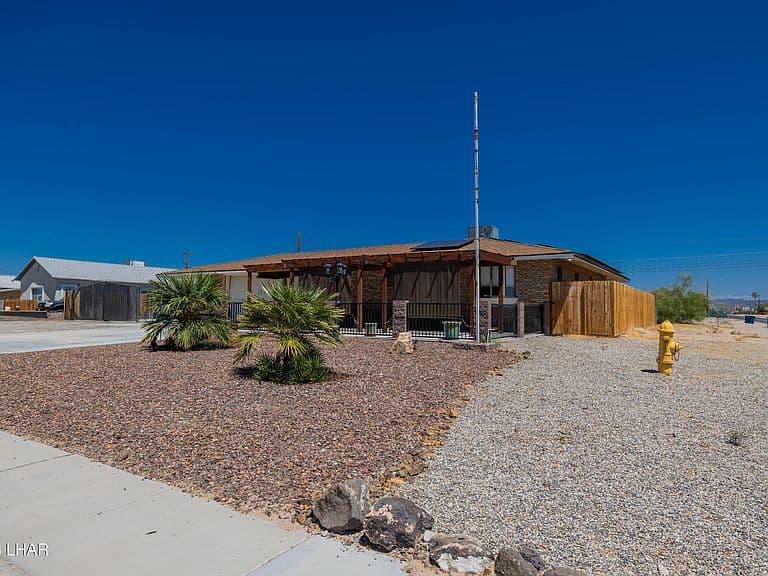 1717 S Ocotillo Ave photo 5