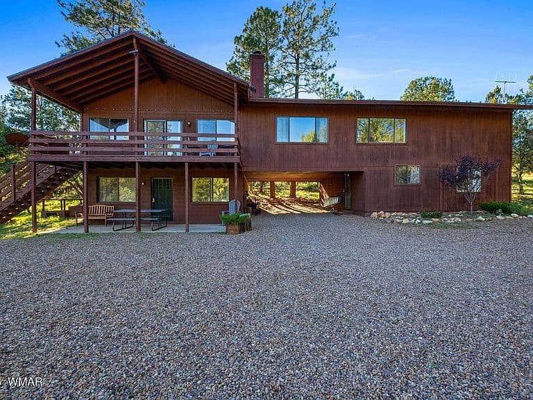 2861 Lodgepole Rd photo 1