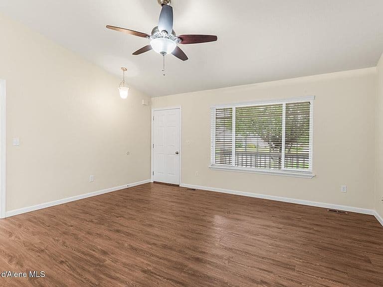2570 N Sparrow Loop photo 4