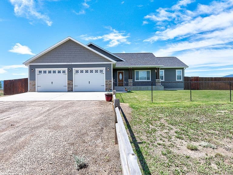 325 Darwin Rd photo 3