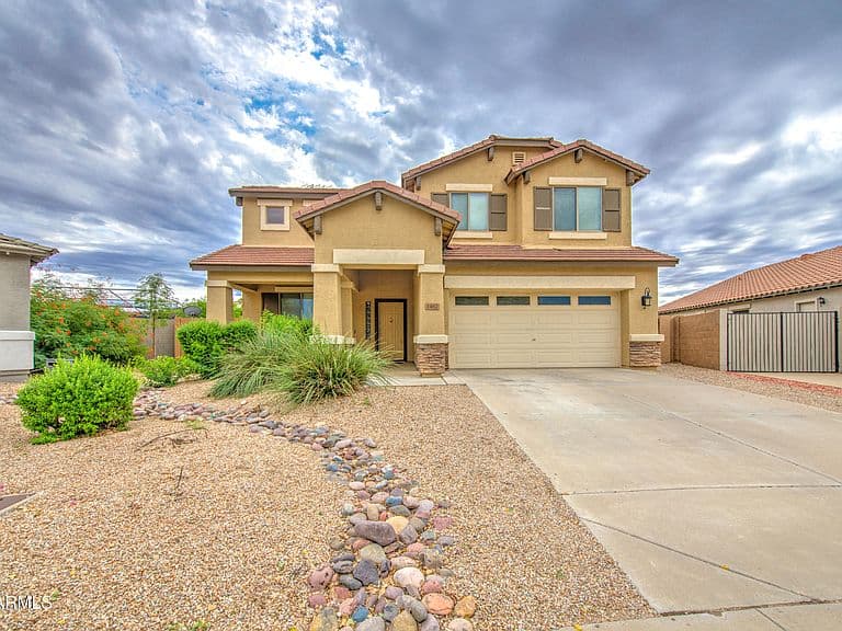 1487 E ANGELINE Avenue photo 2