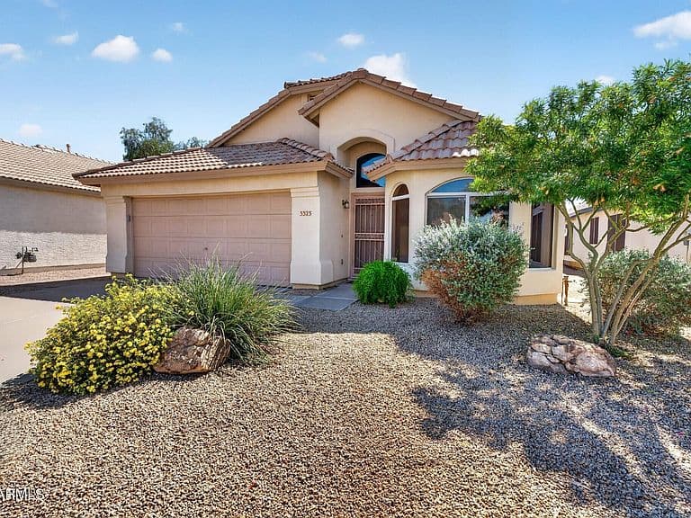 3323 W CONSTITUTION Drive photo 1
