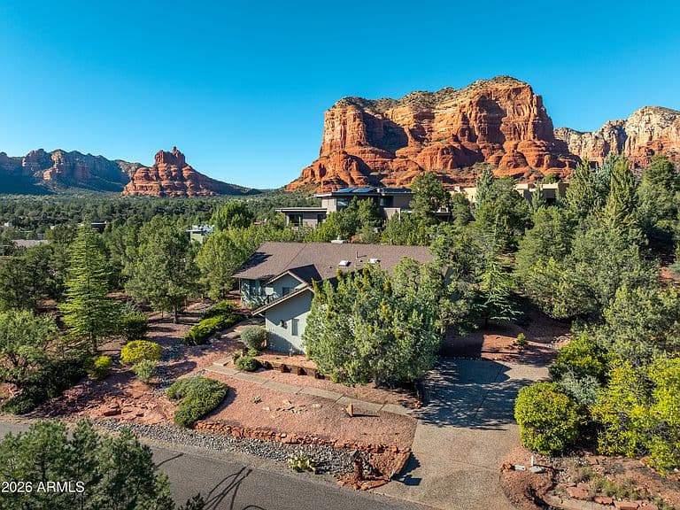 140 PEBBLE Drive photo 2