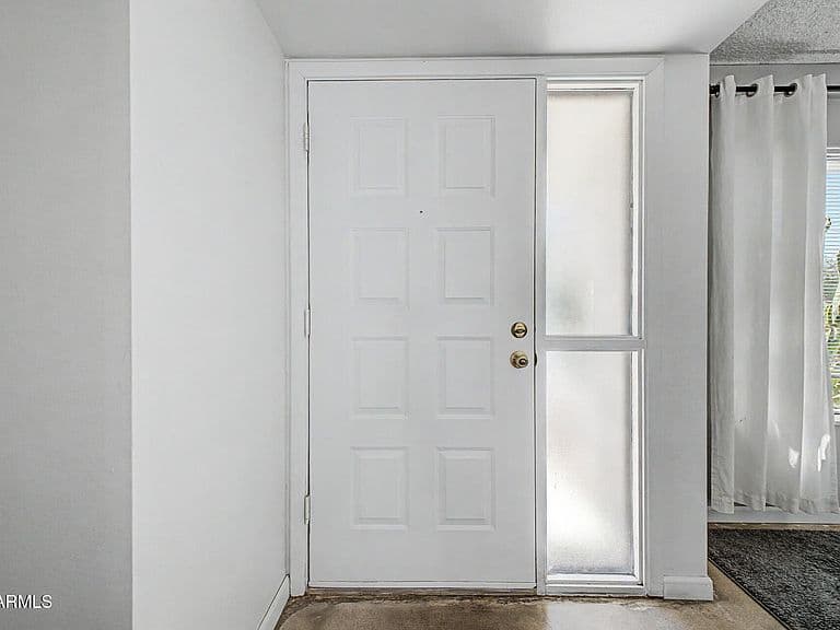 1126 E VILLA MARIA Drive photo 3