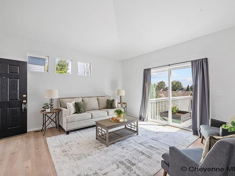 1509 Summerset Dr photo 4