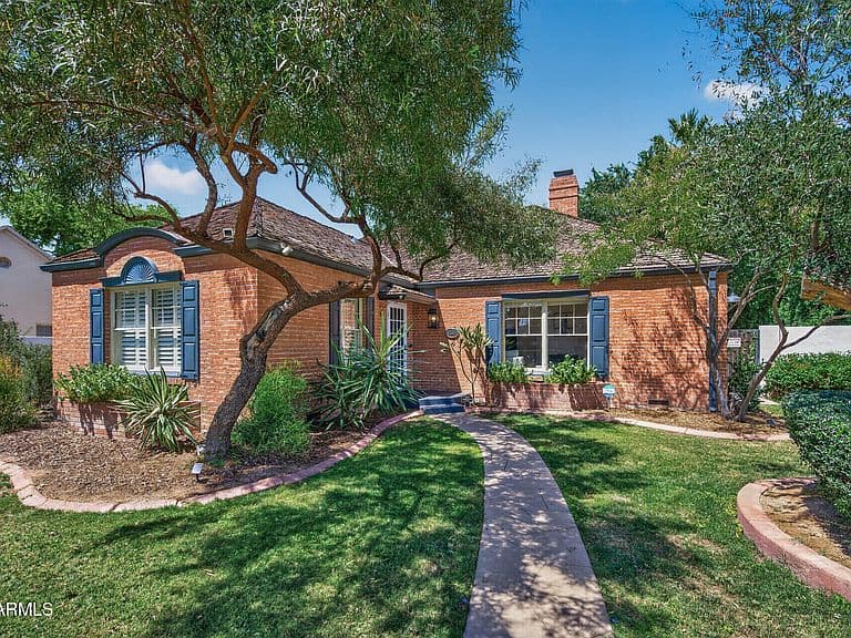 130 E ALVARADO Road photo 1