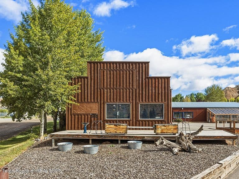 1428 Warm Springs Drive photo 1