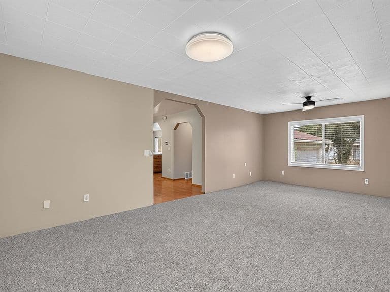326 Arthur St photo 2