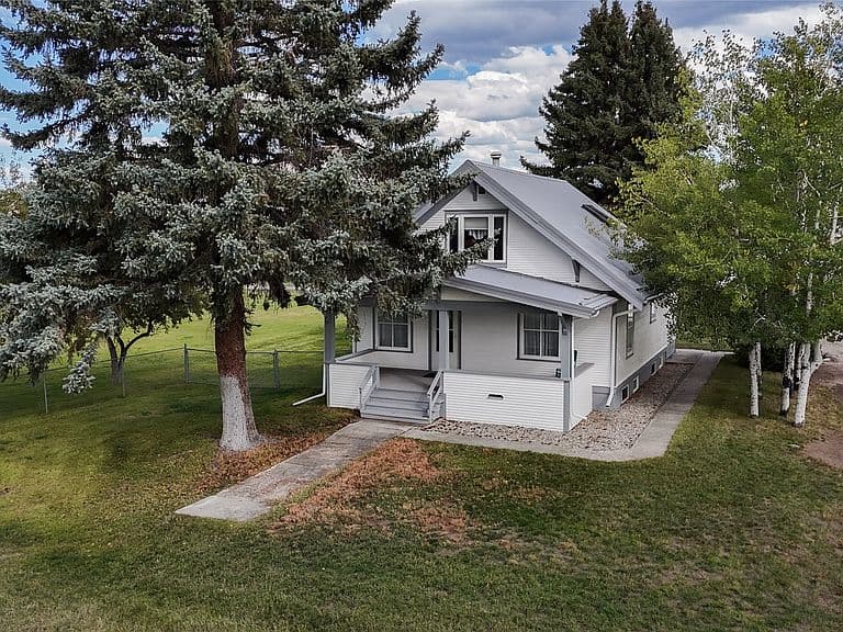 709 Kohrs St photo 1