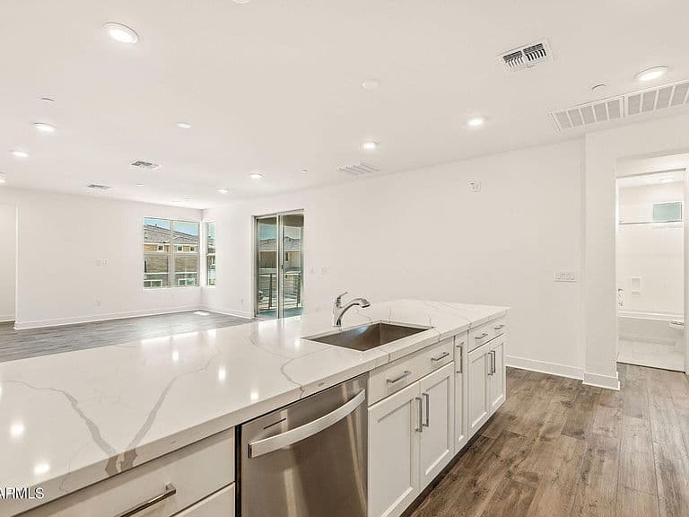 2121 W SONORAN DESERT Drive #59 photo 1