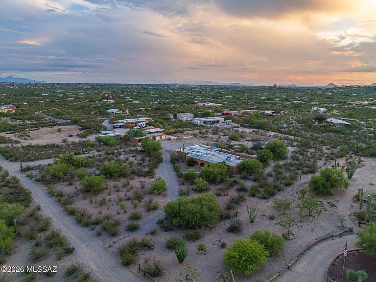 10565 E Fort Lowell Rd photo 2