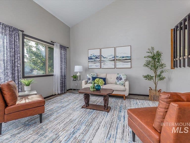 721 Parkside Way photo 4