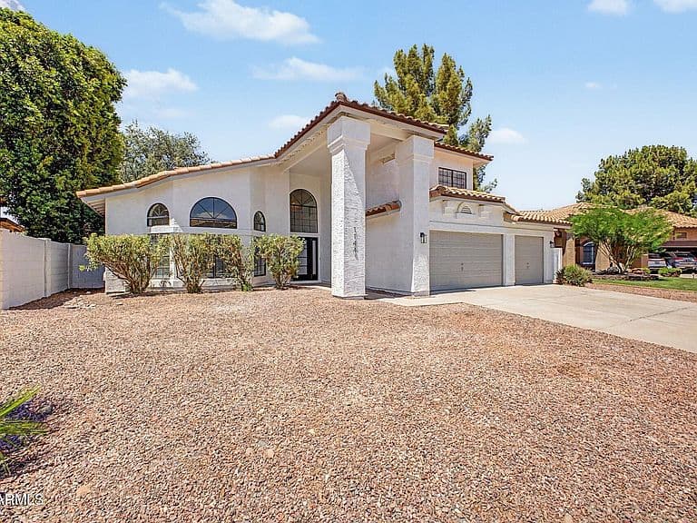 1144 W IRIS Drive photo 3