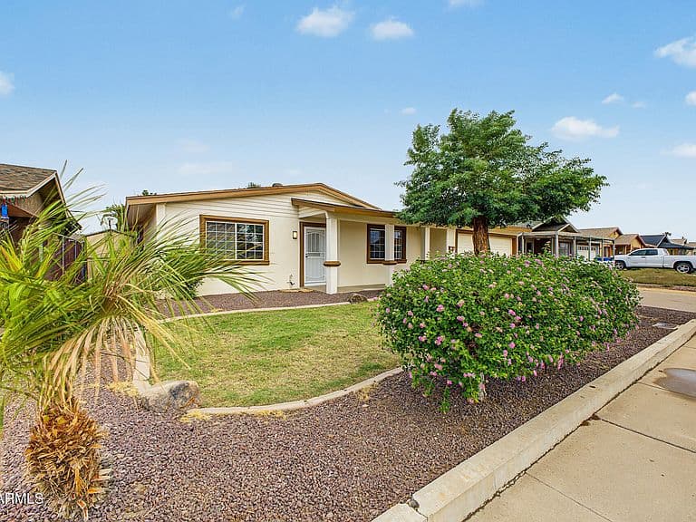 5214 W LEWIS Avenue photo 3