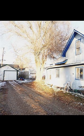 518 3rd St SE photo 3