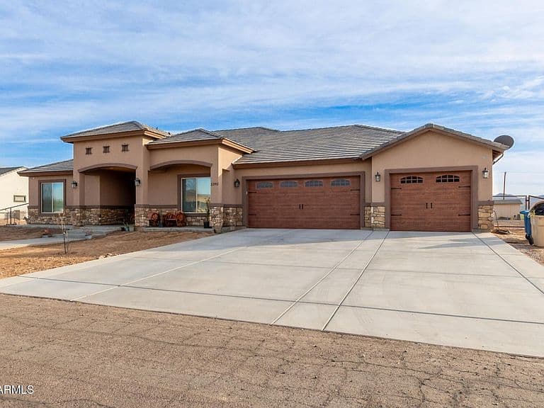 22951 W La Mirada Drive photo 2