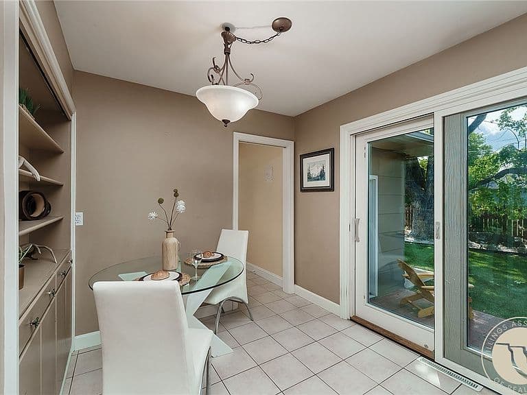2304 Lewis Ave photo 5