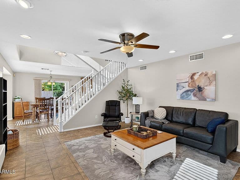 6634 E RICHMOND Street photo 3
