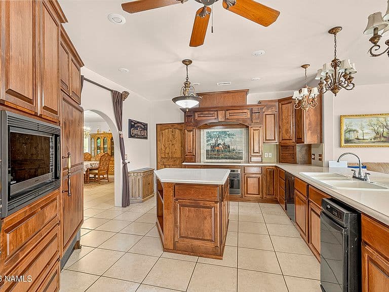9665 N Stagecoach Dr photo 5