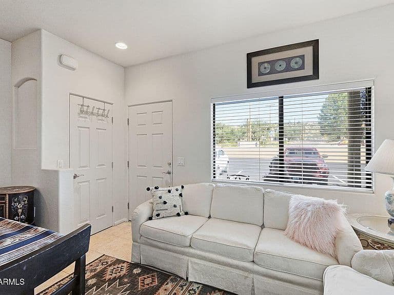 4210 N MONTEZUMA Avenue #12 photo 3