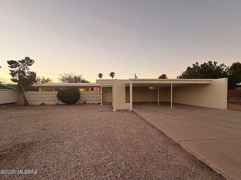 6917 E Rutgers Pl photo 1