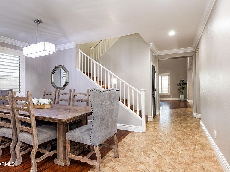 1507 E Bluebird Ct photo 2