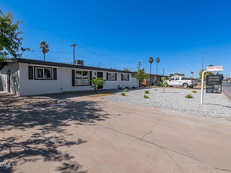 4230 N 49TH Drive photo 3