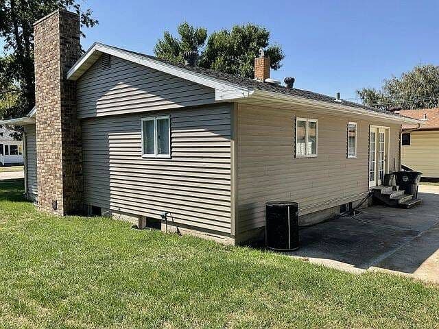 609 3rd St SE photo 4