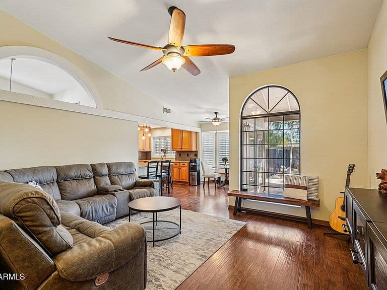 12527 N 83rd Dr photo 5