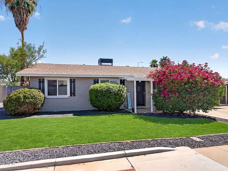 2253 W BOSTON Street photo 5